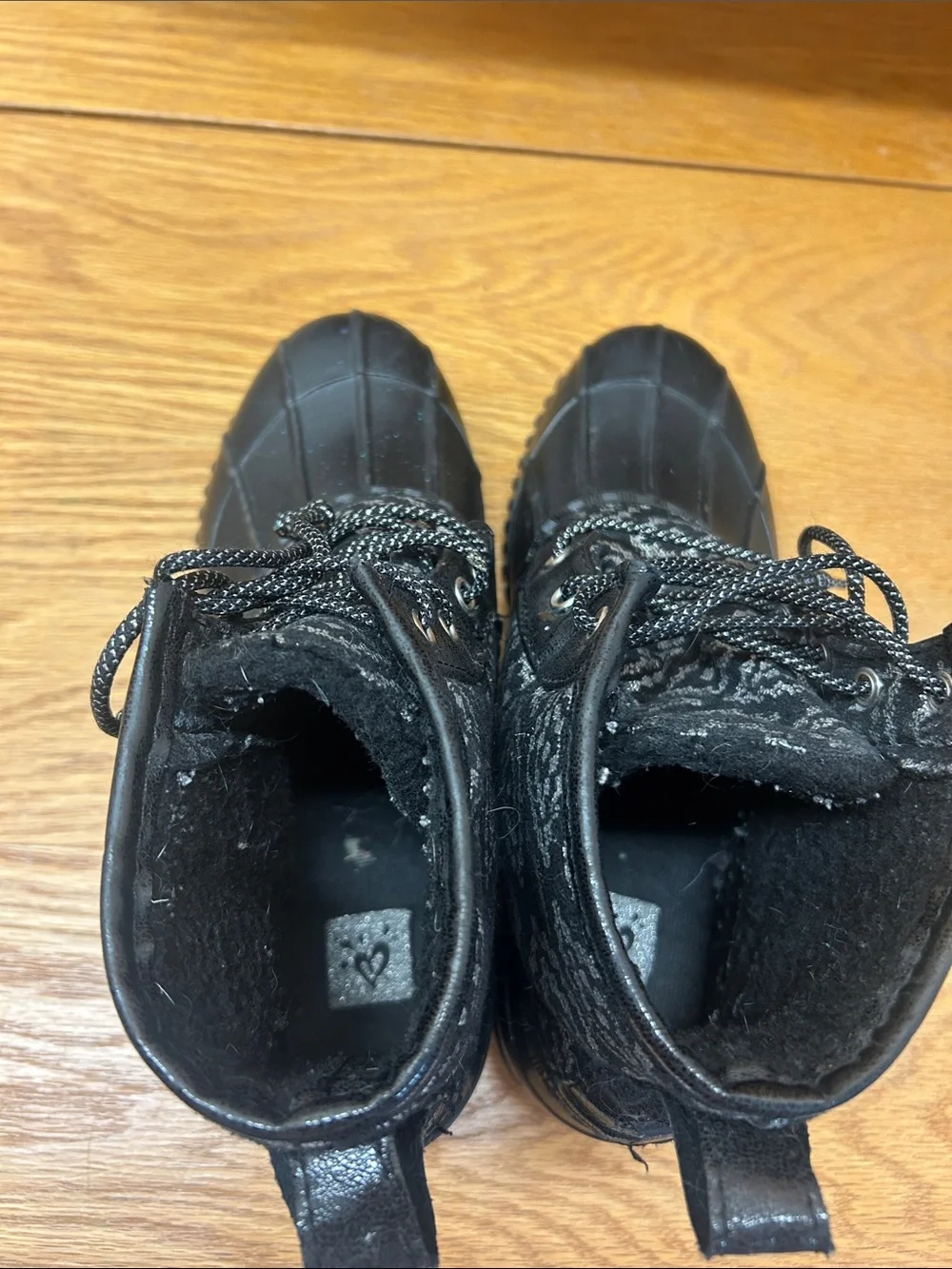 Justice Girls Black Patterned Duck Boots Sz 9